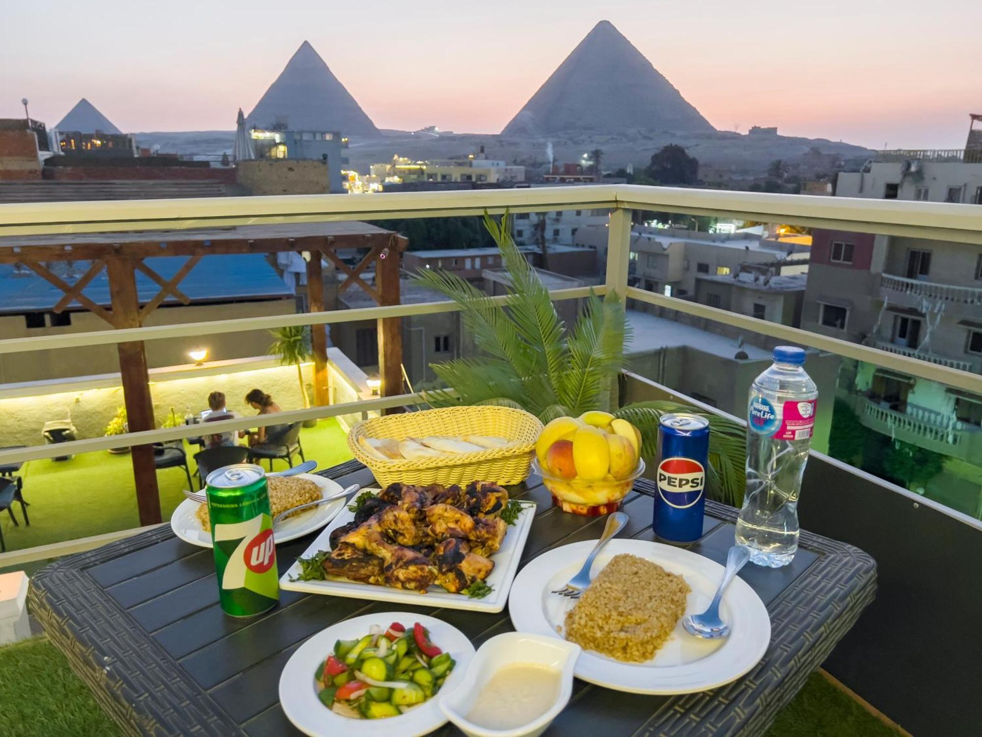 The Pyramids Gate Inn Kafret el-Gabal エクステリア 写真